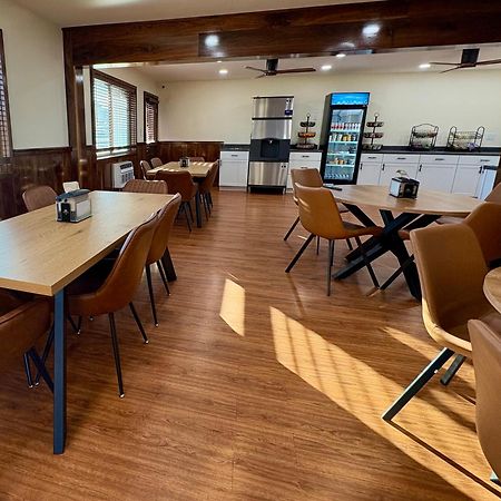 Americas Best Value Inn Уол Екстериор снимка