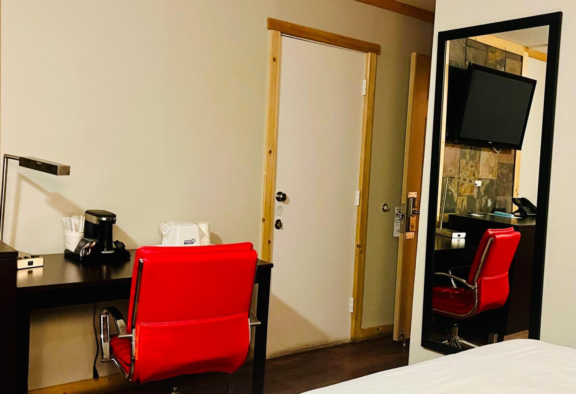 Americas Best Value Inn Уол Екстериор снимка