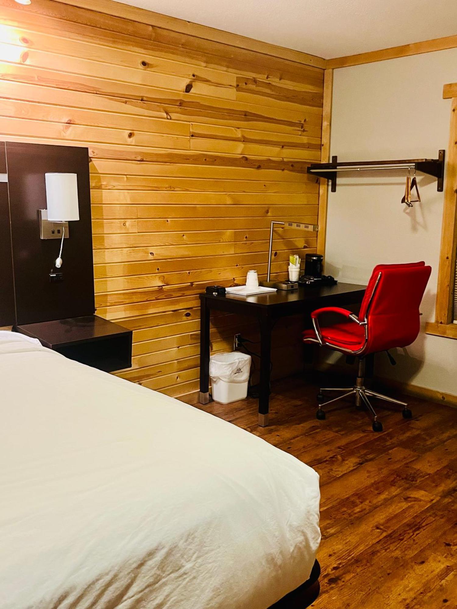 Americas Best Value Inn Уол Екстериор снимка
