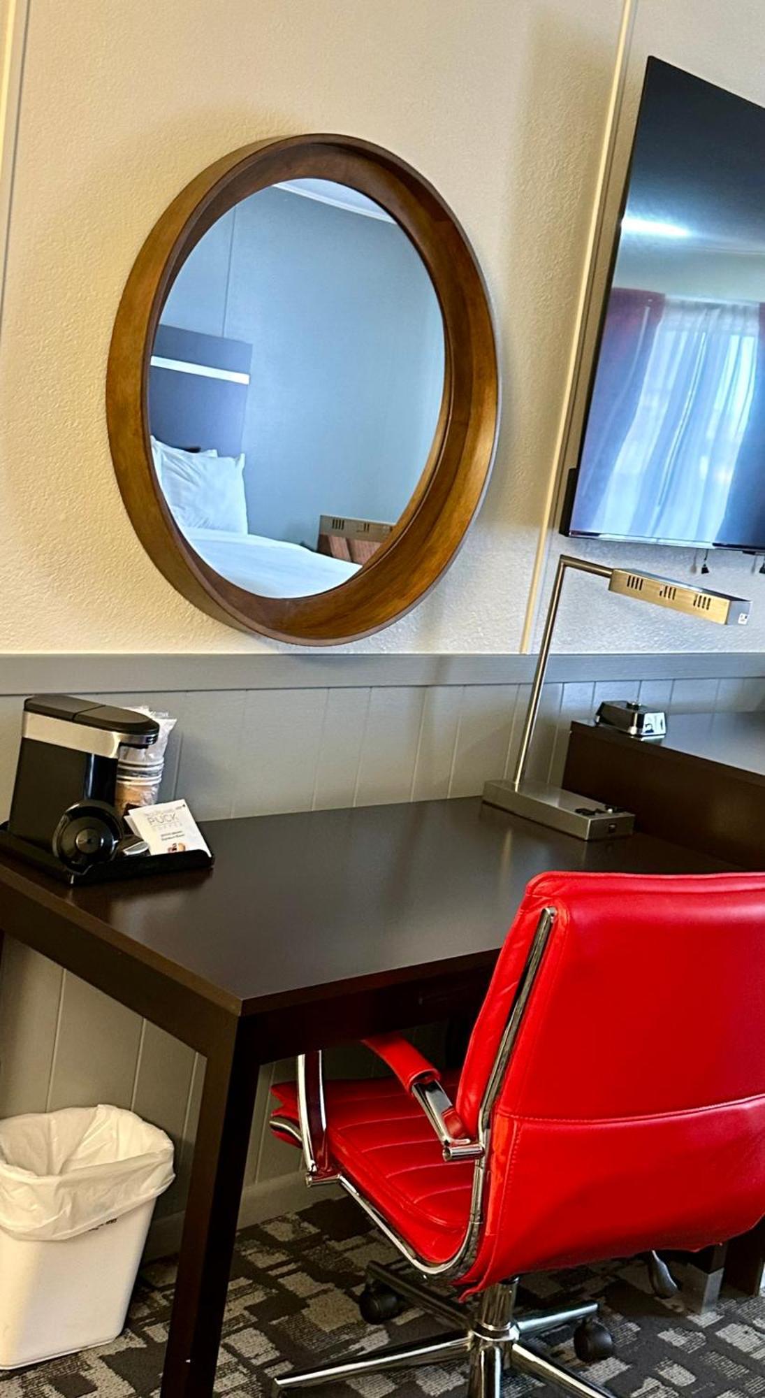 Americas Best Value Inn Уол Екстериор снимка