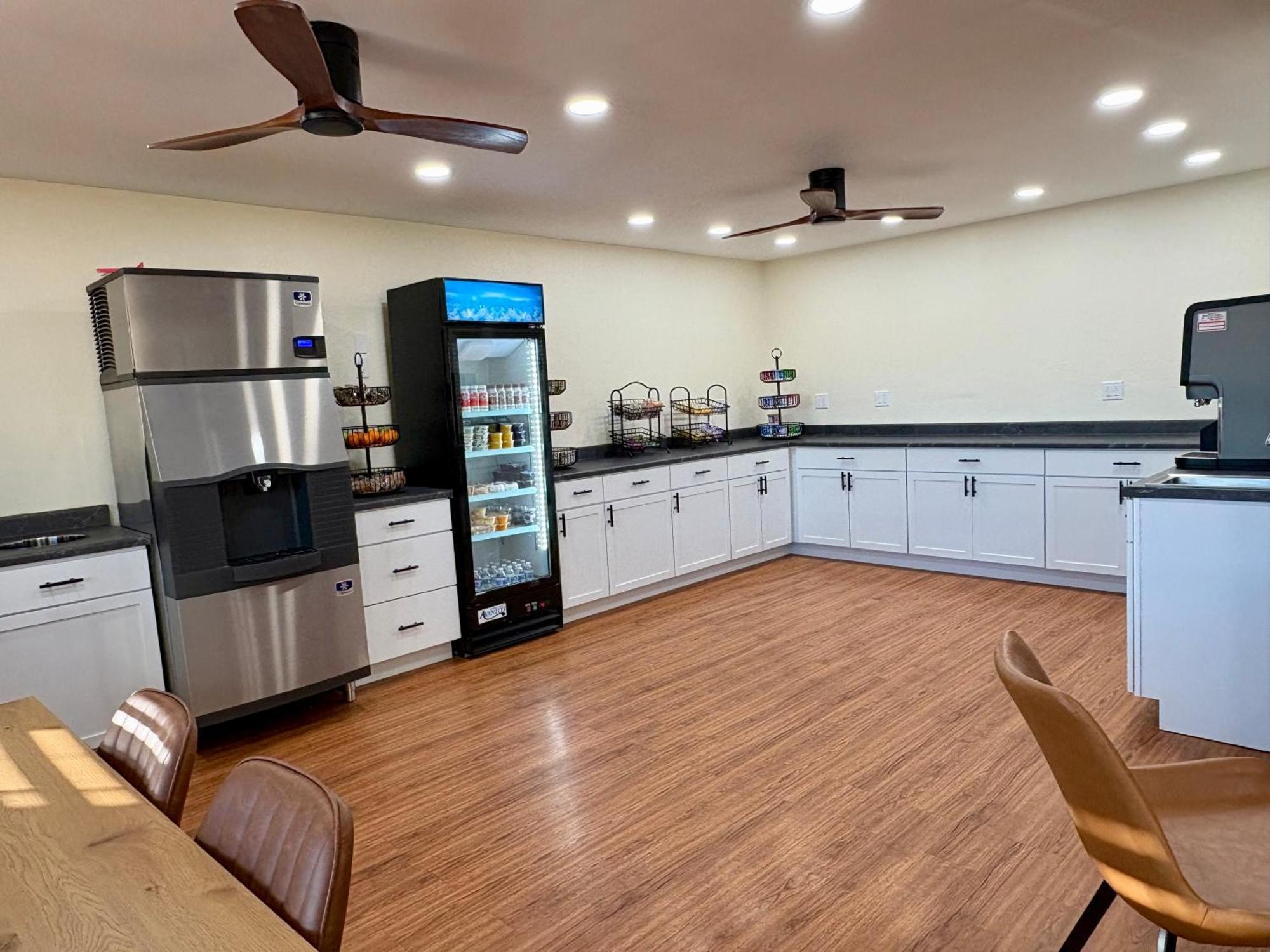 Americas Best Value Inn Уол Екстериор снимка