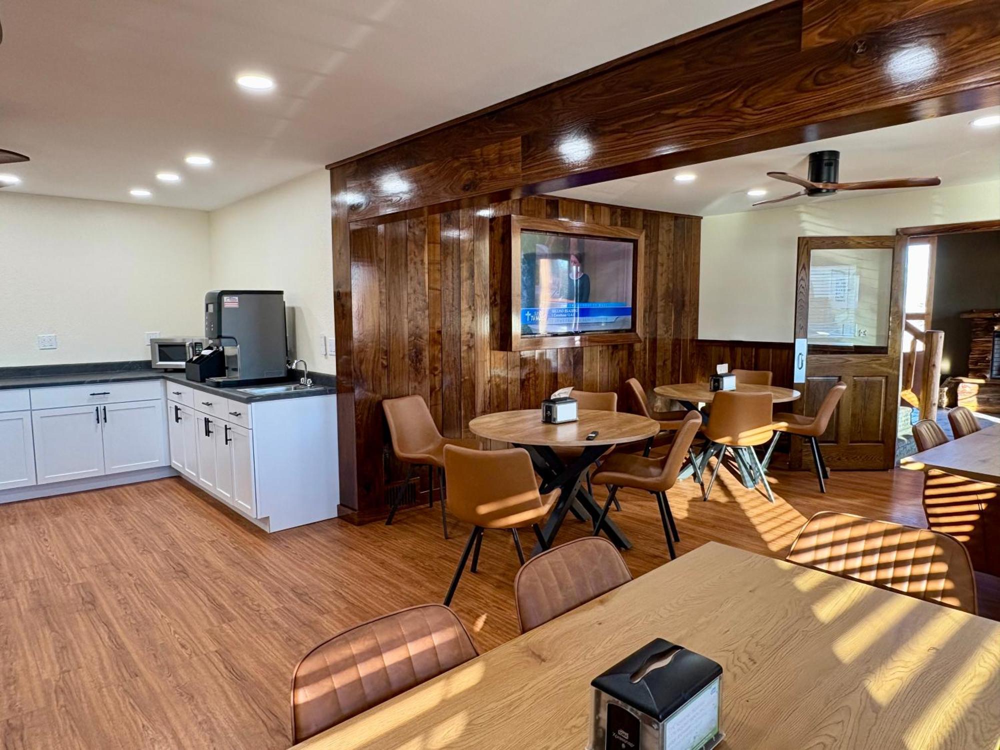 Americas Best Value Inn Уол Екстериор снимка