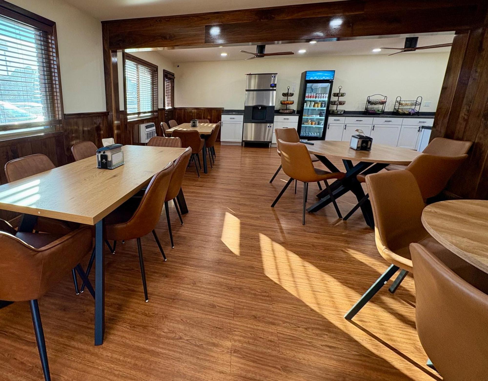 Americas Best Value Inn Уол Екстериор снимка