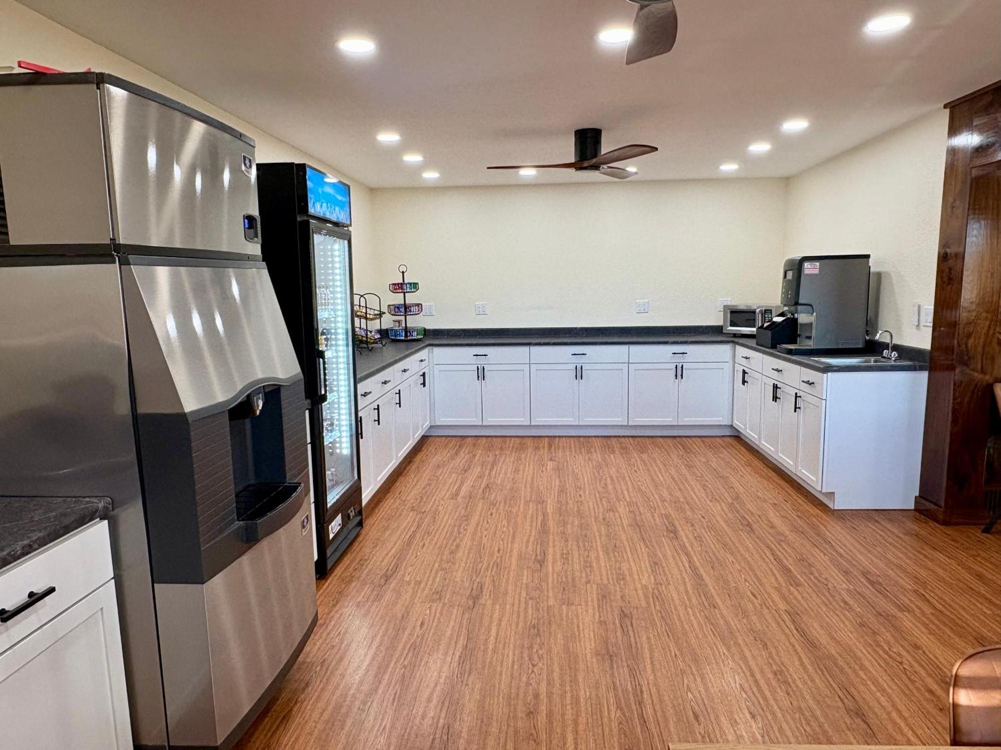 Americas Best Value Inn Уол Екстериор снимка