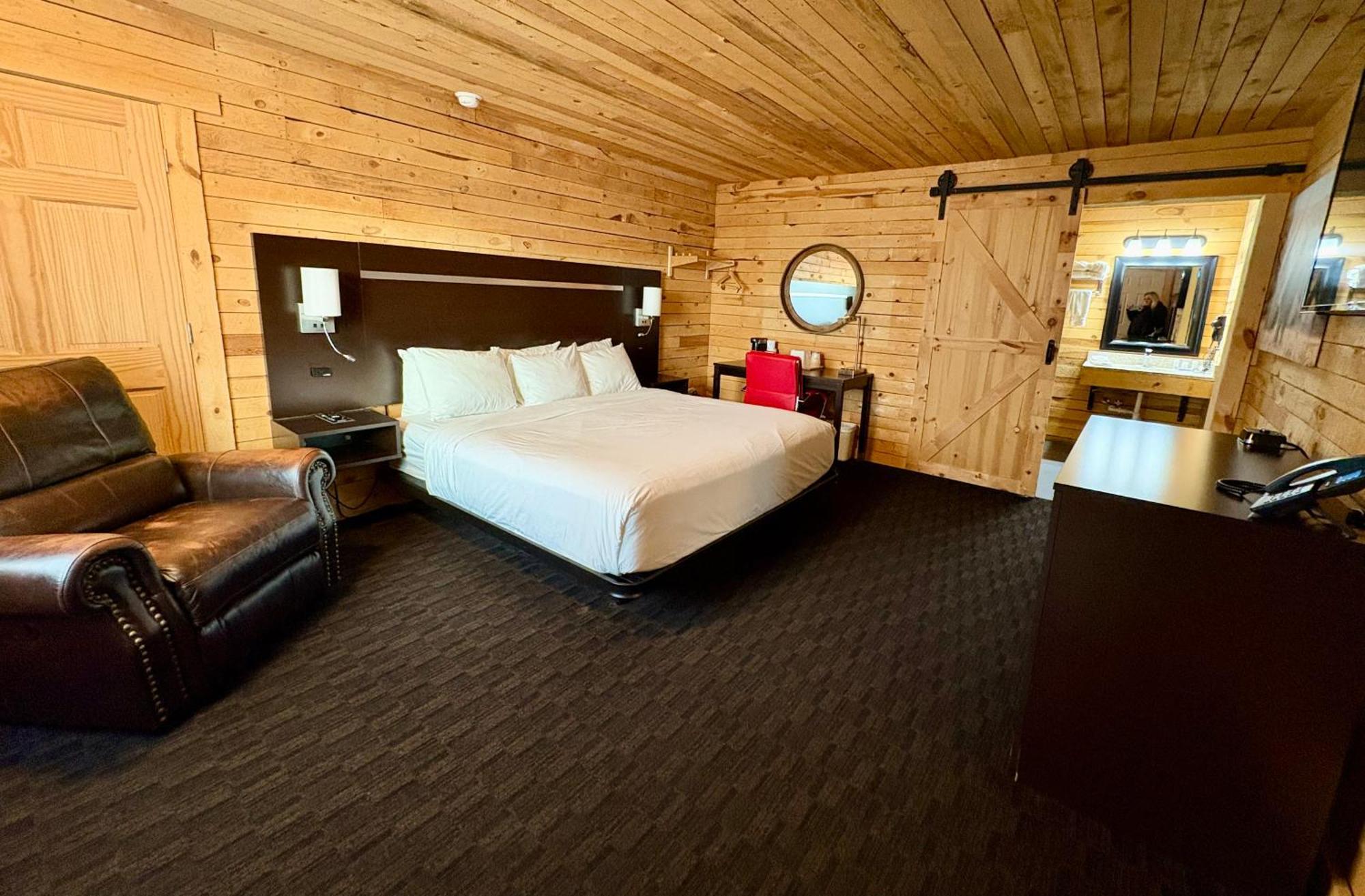 Americas Best Value Inn Уол Екстериор снимка